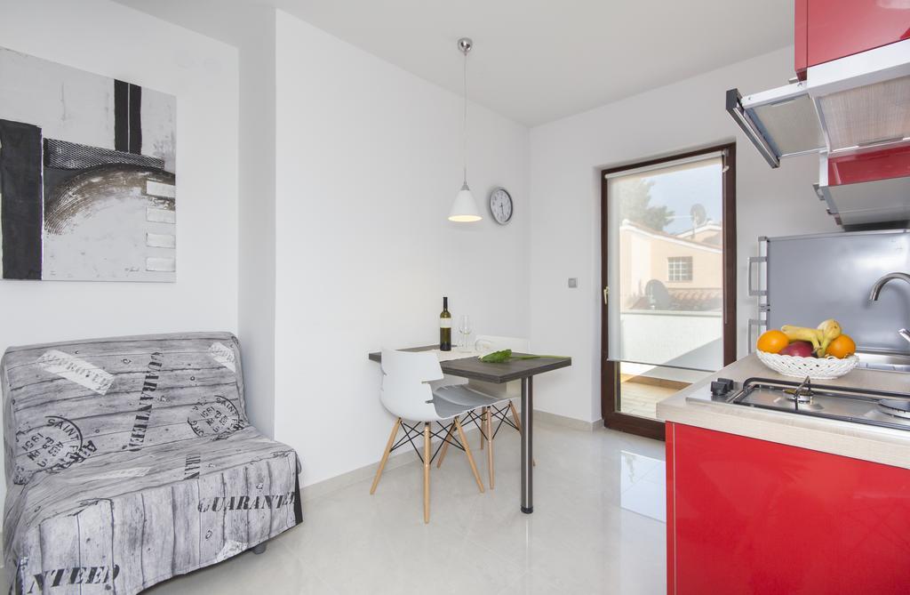 Alison Apartments Premantura Eksteriør bilde