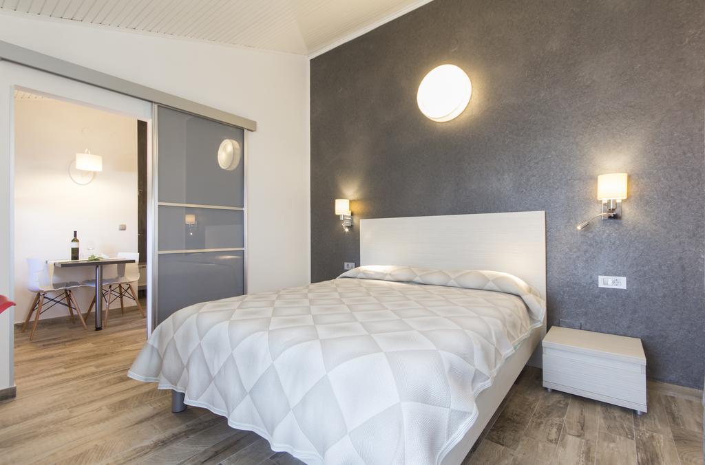 Alison Apartments Premantura Eksteriør bilde