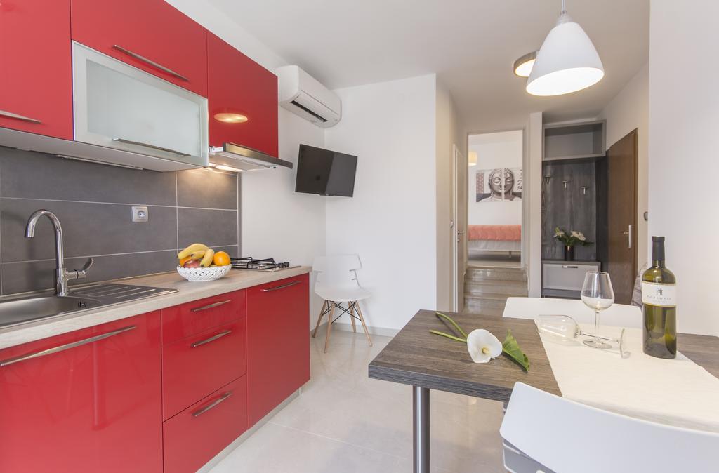 Alison Apartments Premantura Eksteriør bilde