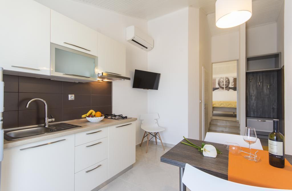 Alison Apartments Premantura Eksteriør bilde
