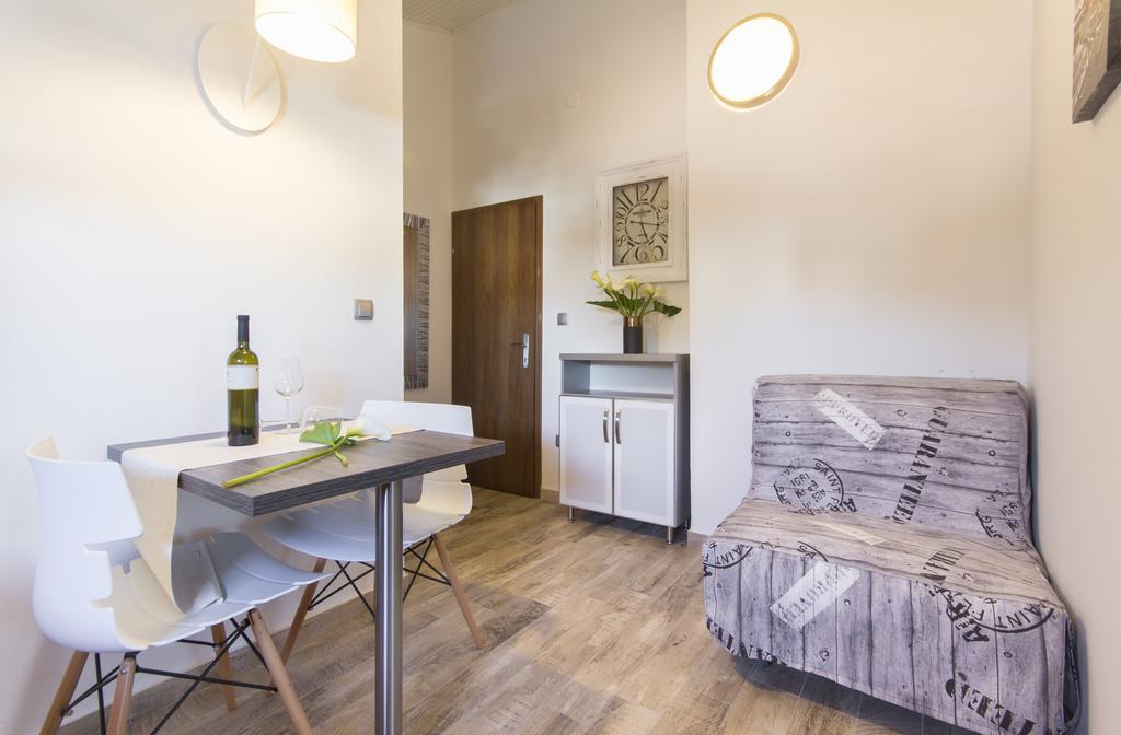 Alison Apartments Premantura Eksteriør bilde