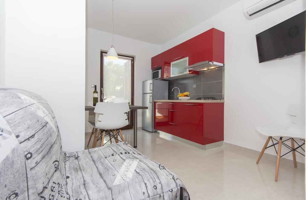 Alison Apartments Premantura Eksteriør bilde