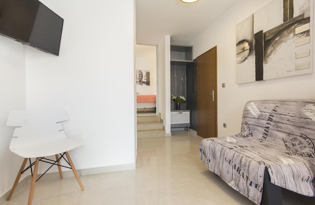 Alison Apartments Premantura Eksteriør bilde