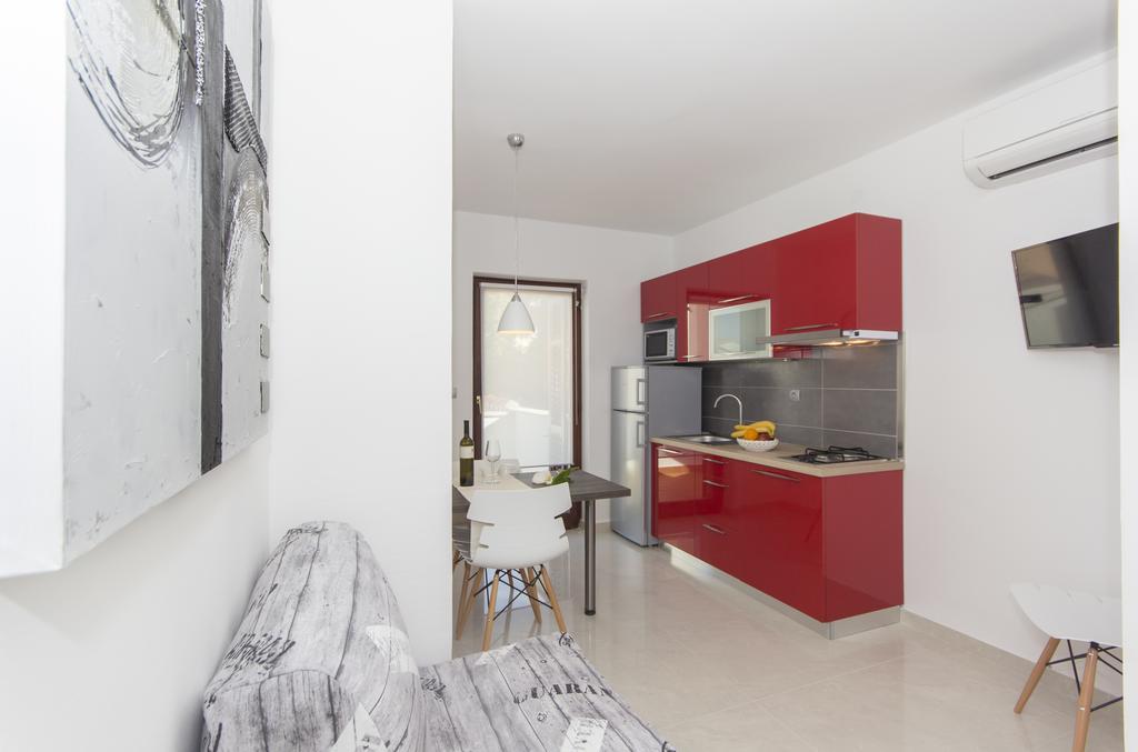 Alison Apartments Premantura Eksteriør bilde